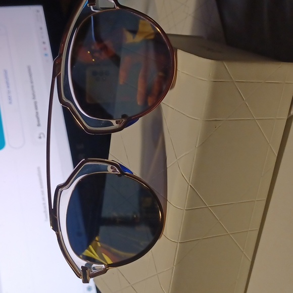 Dior SoReal sunglasses Gold Frame Gold mirrored lens Brand New with boxes - Picture 3 of 8